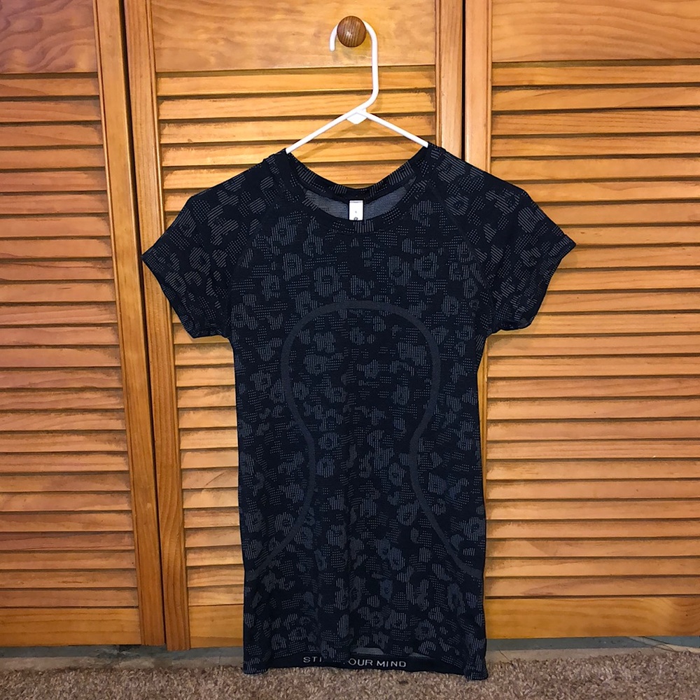 lululemon navy cheetah print swiftly tech